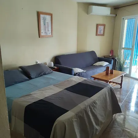 Con Terraza Y Vistas Holiday home *